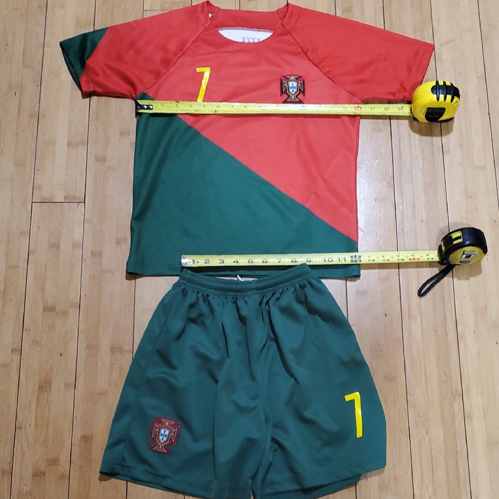 Kids Soccer Matching Set - Red and Green